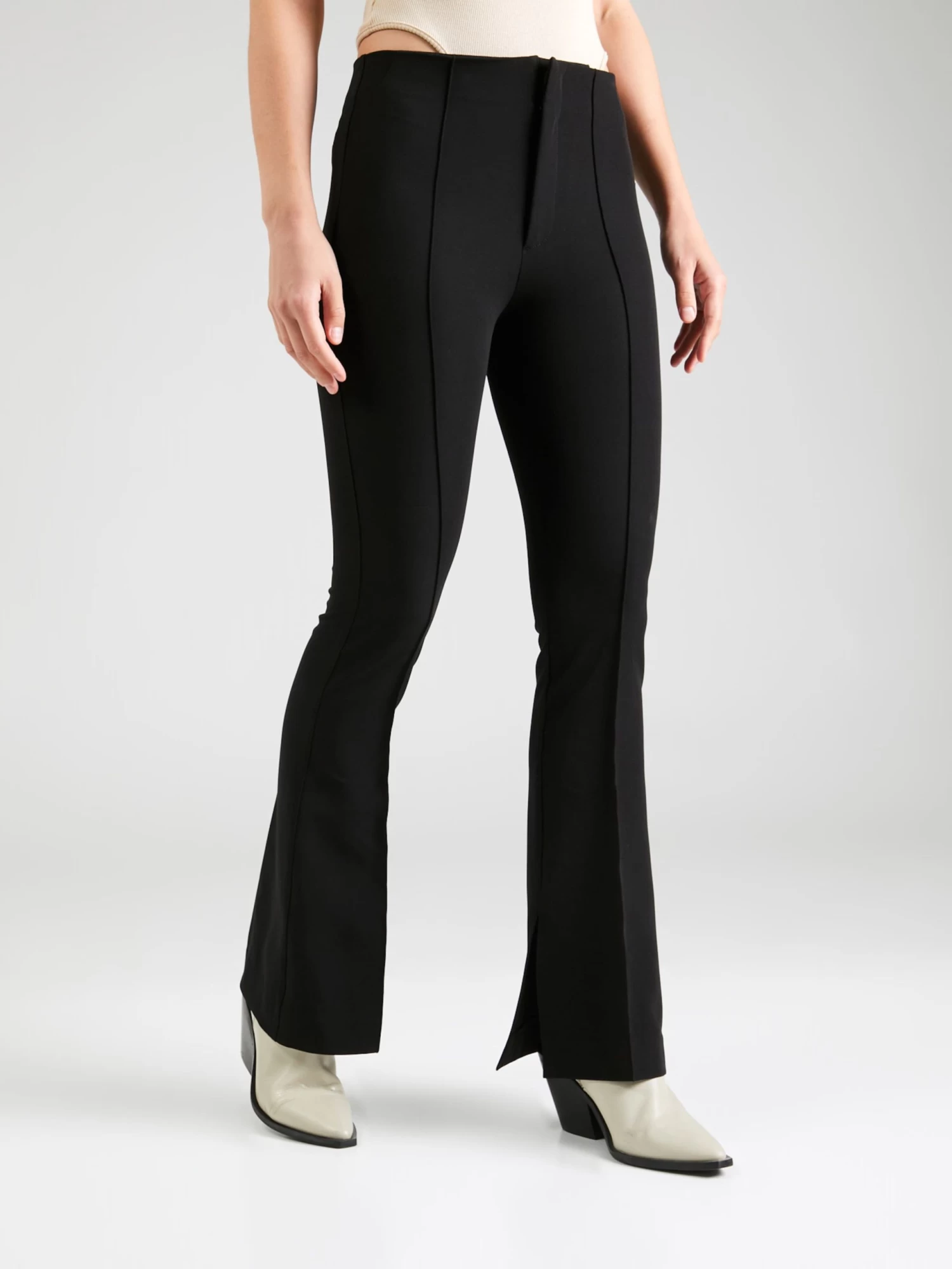 QS By S.Oliver Pantalons De Survêtement évasé Pantalon Femme Noir 4 QS By S.Oliver Pantalons De Survêtement évasé Pantalon Femme Noir – Image 2