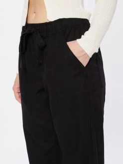 QS By S.Oliver Pantalons En Toile Loosefit Pantalon Femme Noir -S.Oliver Boutique 98549a6a8414f377a6eb01034a40acb7