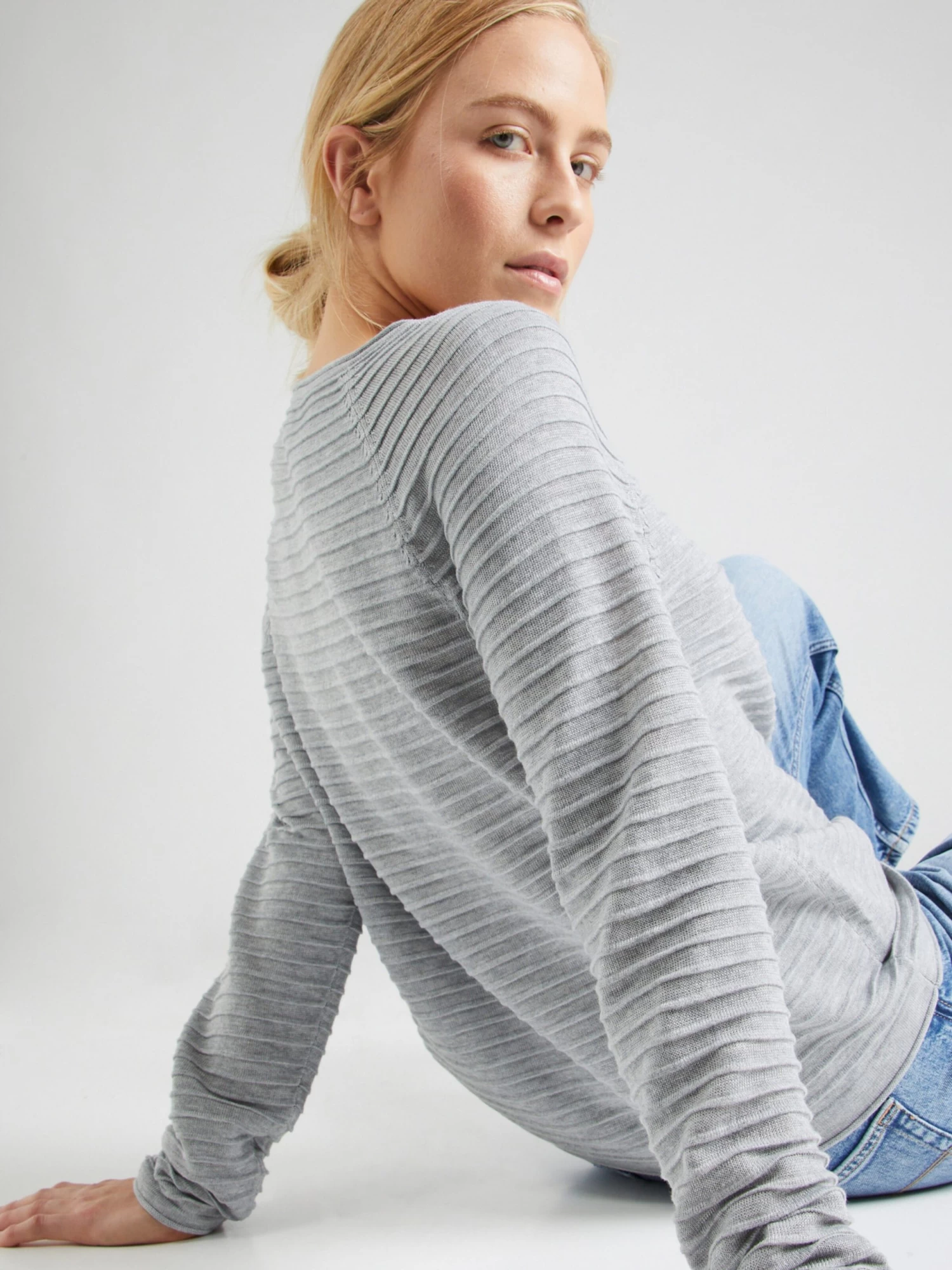 QS By S.Oliver Pulls Basiques Pull-over Femme Gris 7 QS By S.Oliver Pulls Basiques Pull-over Femme Gris – Image 5